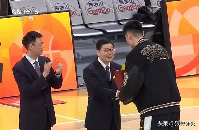 MK体育app下载-胡金秋：季后赛目标是卫冕总冠军 期待CBA赛场实现父子同台